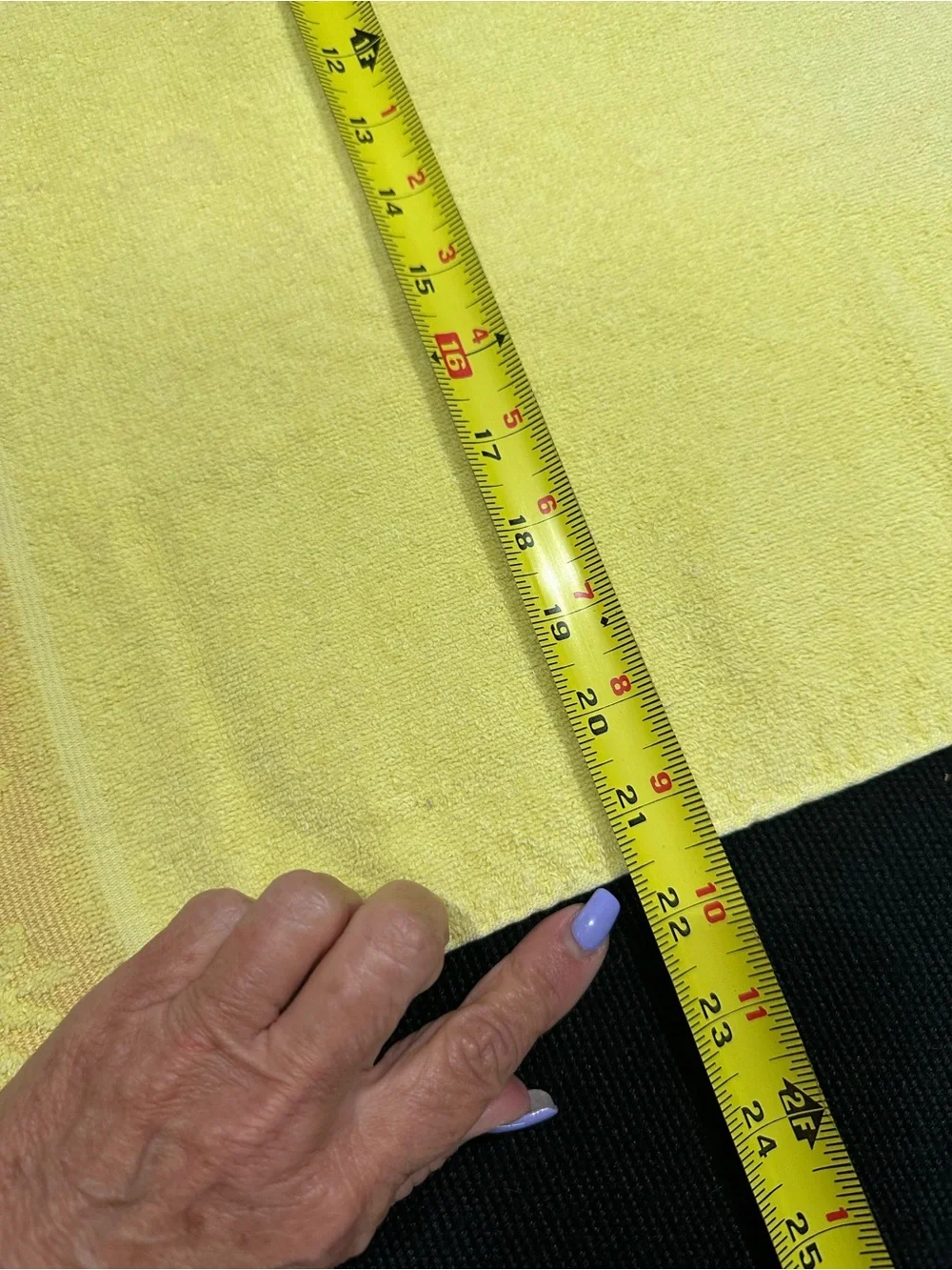 Vintage Cannon Monticello Santa Cruz sunny maze yellow sculpted bath towel
